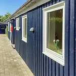 6 Person In Stubbekobing-by Traum