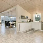 度假居 6 Person In Stubbekobing-by Traum *