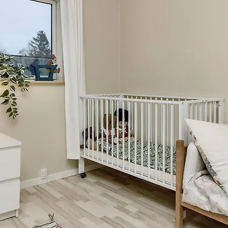 6 Person In Stubbekobing-by Traum *